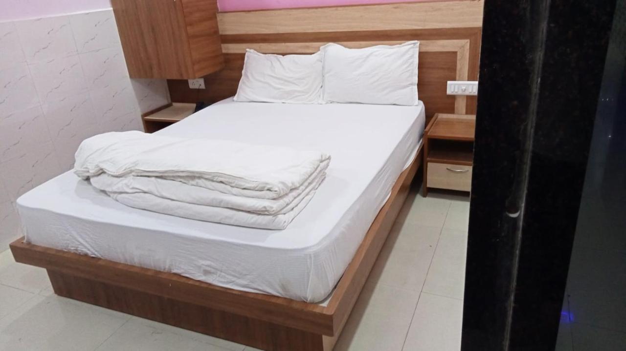 Hotel Shree Krishna Ahmedabad Extérieur photo
