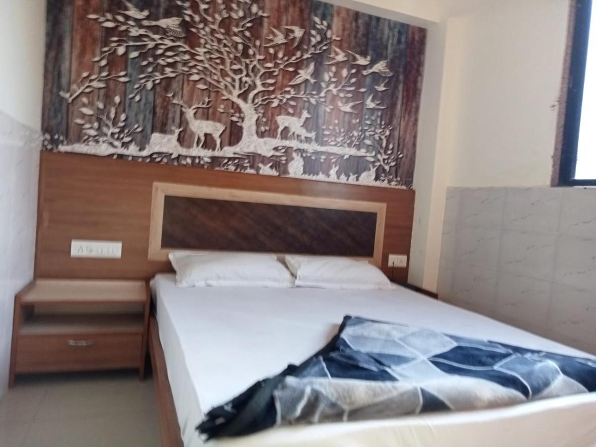 Hotel Shree Krishna Ahmedabad Extérieur photo
