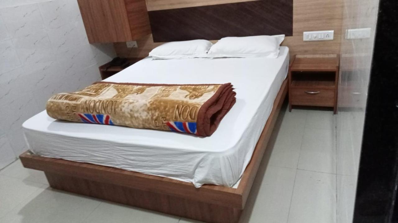 Hotel Shree Krishna Ahmedabad Extérieur photo