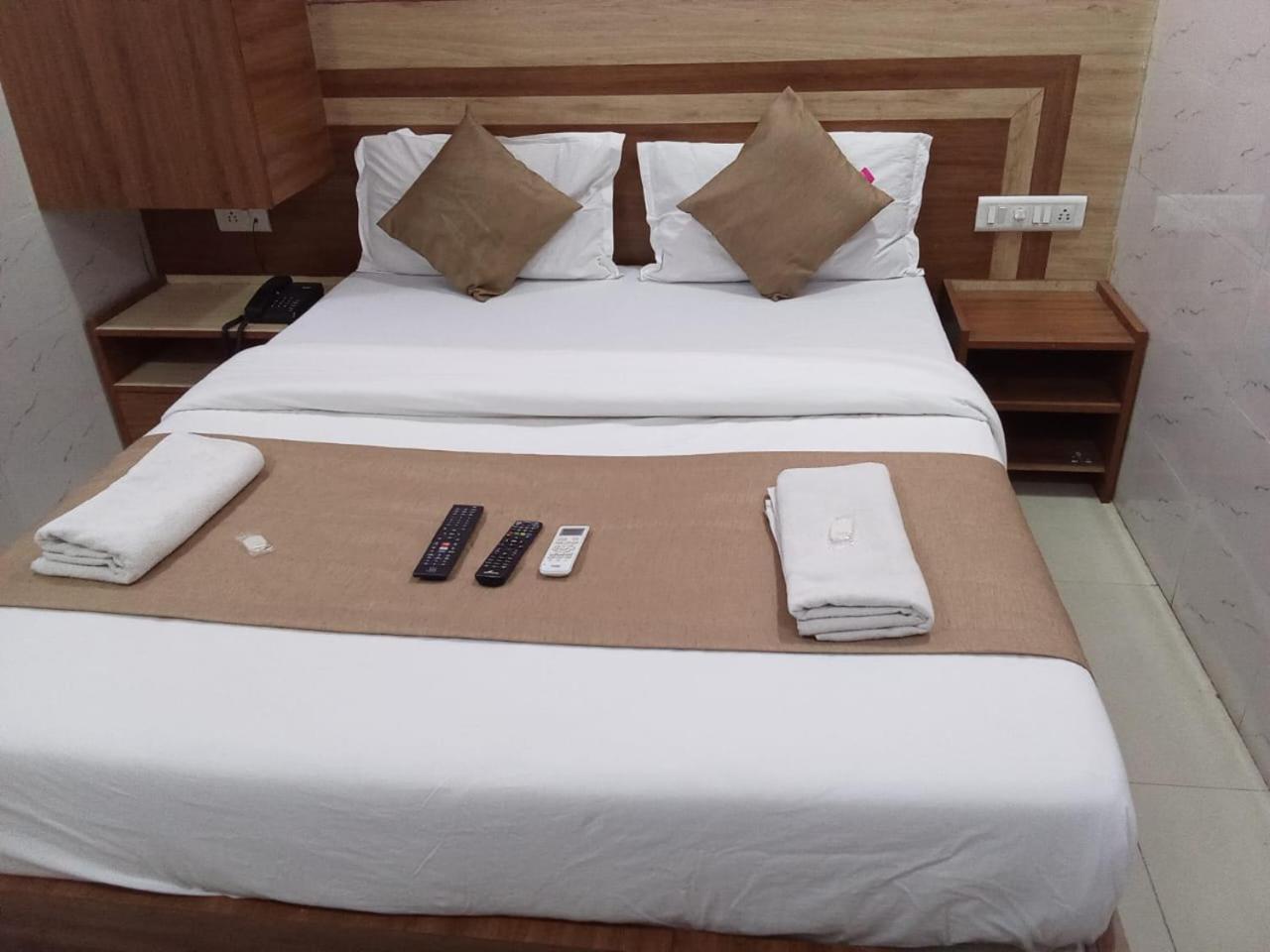 Hotel Shree Krishna Ahmedabad Extérieur photo
